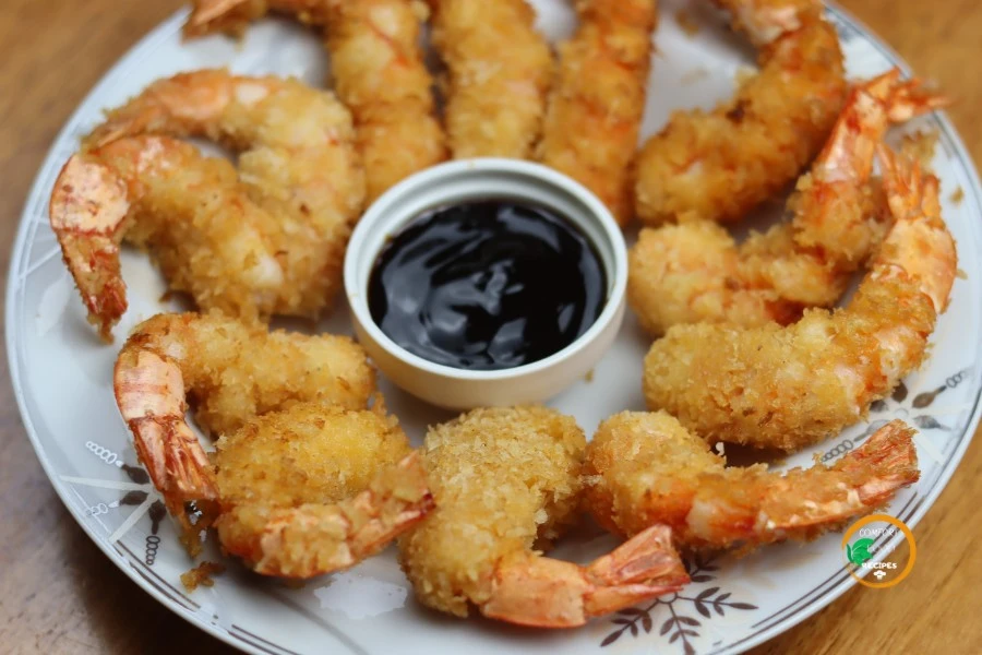 How to Prepare Crispy American-Style Fried Shrimp A Crunchy Delight in comfortfoodrecipes by chef zak